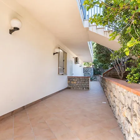 Guest house Sandoval