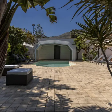 Sandoval Guest house *