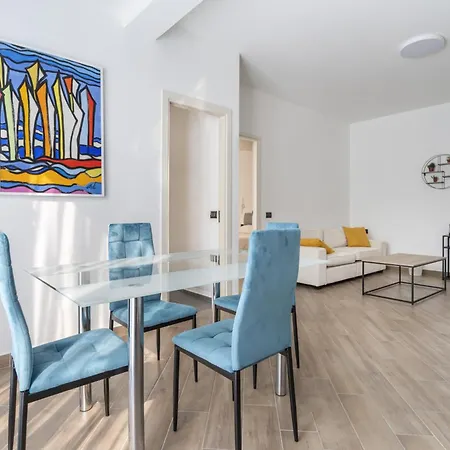 Sandoval باليرمو